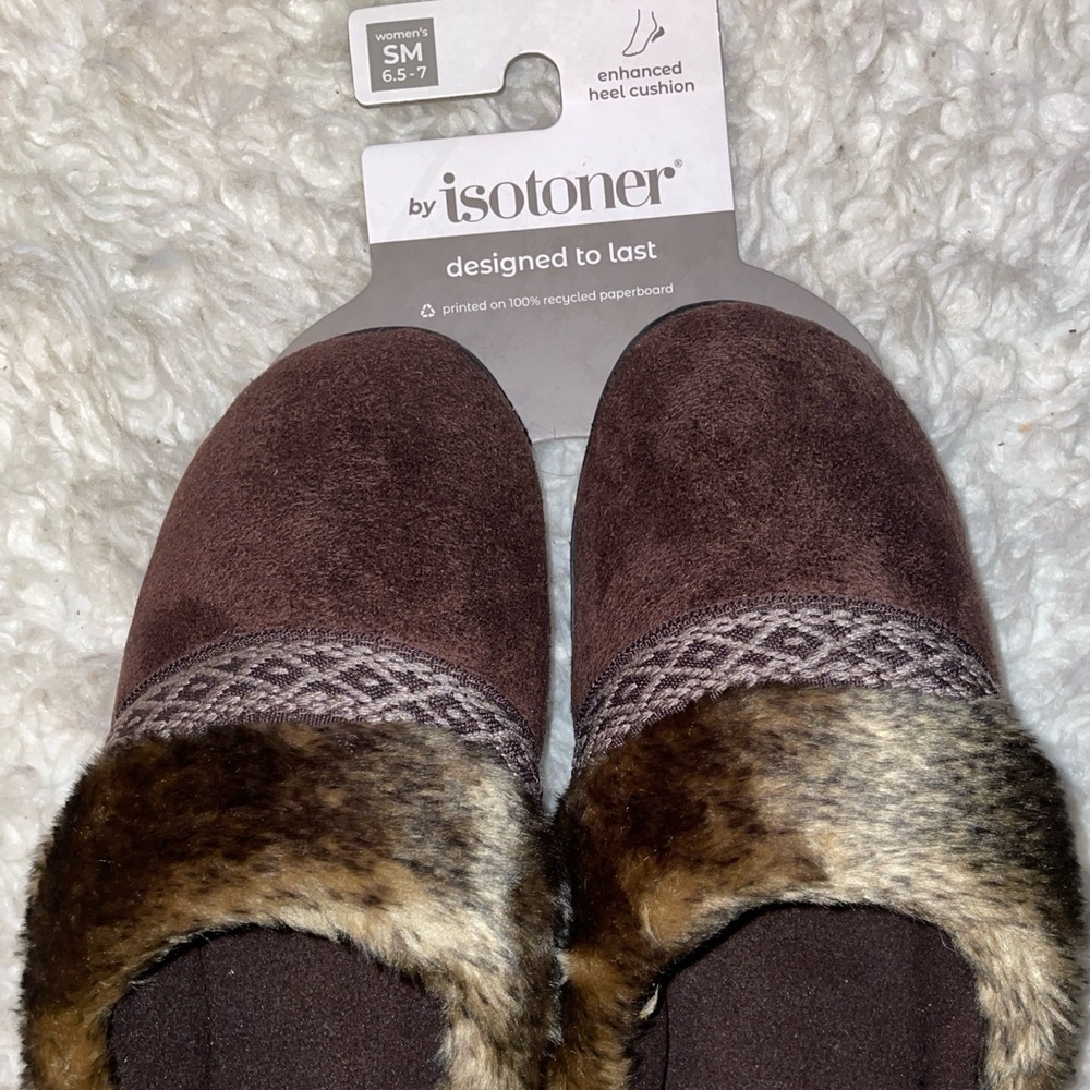 isotoner Slippers ENHANCED HEEL Cushion Brown Faux Suede Womens SM 6.5 ~ 7